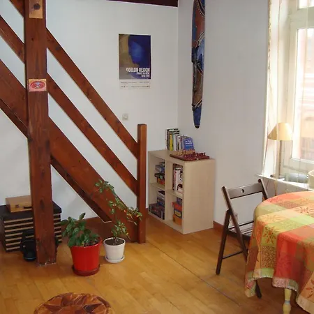 Jeanne D'arc Apartment